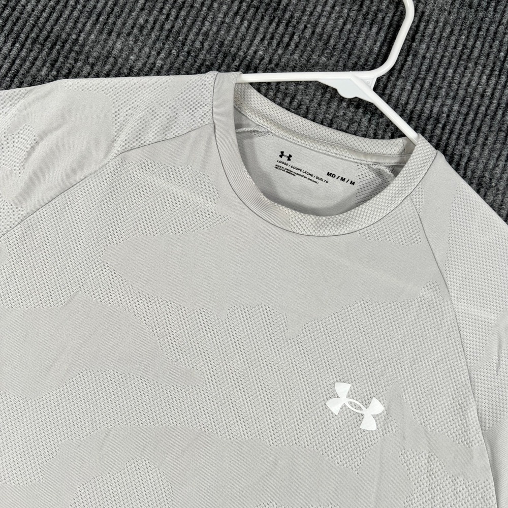 Under Armour Shirt Mens Medium Gray Short Sleeve Loose Fit Workout Active Casual